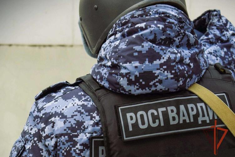 В Новосибирске сотрудниками Росгвардии задержана подозреваемая в тяжком преступлении