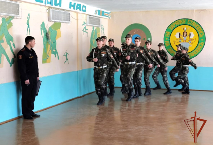 В Новосибирской области сотрудники вневедомственной охраны Росгвардии приняли участие в проведении «Зарницы»
