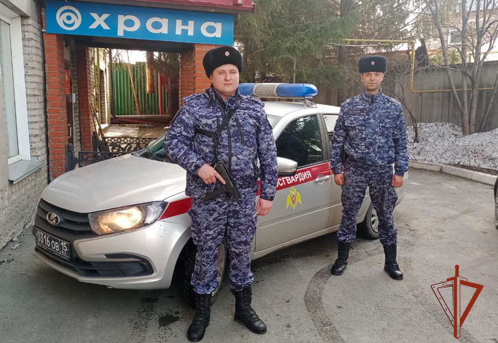 Патруль Росгвардии по приметам задержал гражданина, подозреваемого в краже из магазина