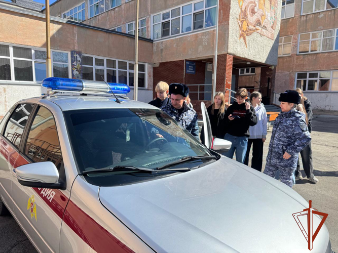 Росгвардия провела патриотический форум для школьников  Новосибирской области
