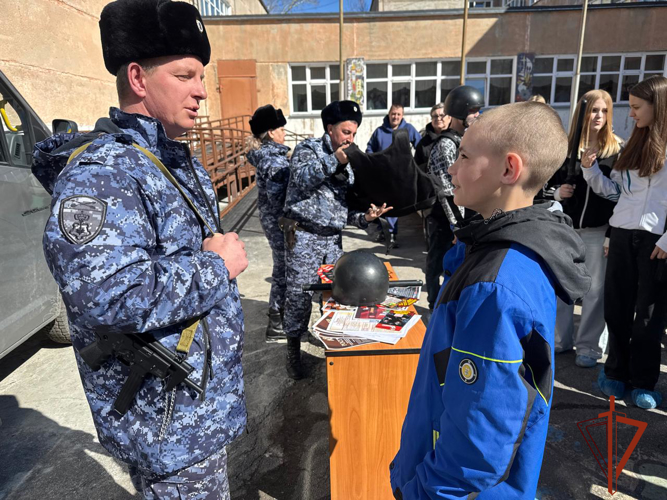 Росгвардия провела патриотический форум для школьников  Новосибирской области