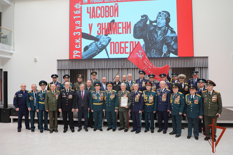 В Новосибирске росгвардейцы дали старт региональной патриотической акции «Часовой у Знамени Победы»