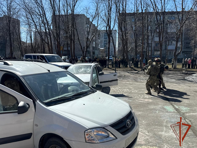 Росгвардия провела патриотический форум для школьников  Новосибирской области