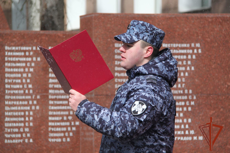 Приведение к присяге новых сотрудников Росгвардии состоялось в Новосибирске 