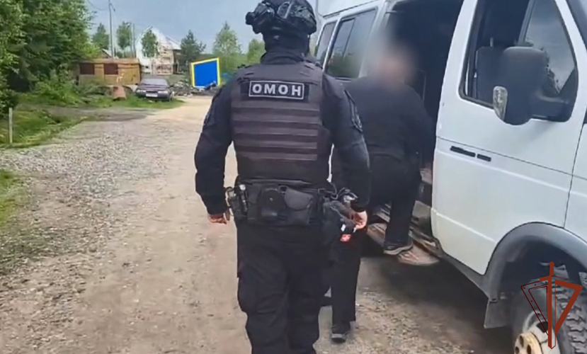 В Новосибирске сотрудники ОМОН Росгвардии оказали силовую поддержку полиции в ходе рейда в частном секторе