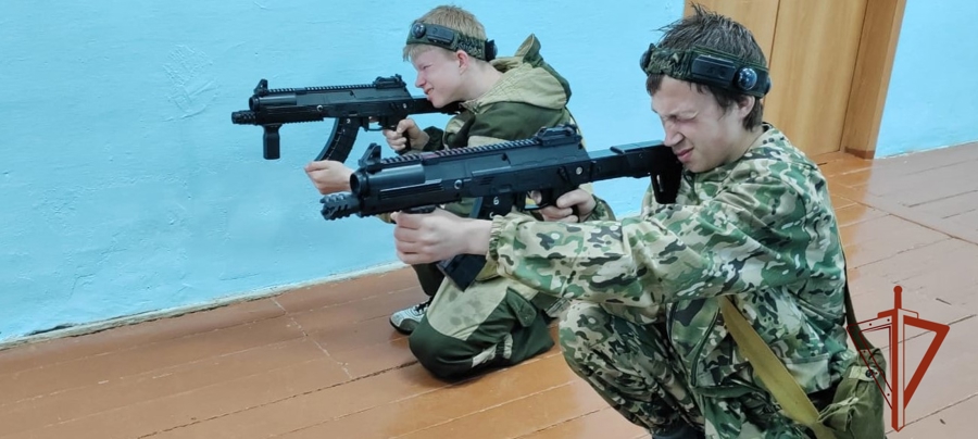 В Новосибирской области сотрудники ОМОН приняли участие в военно-патриотическом фестивале