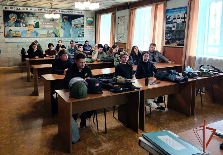  В Куйбышеве сотрудники вневедомственной охраны Росгвардии провели для студентов день открытых дверей