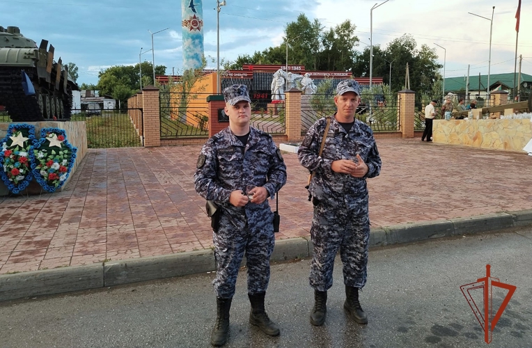 Сотрудники вневедомственной охраны Росгвардии приняли участие в мероприятиях, посвященных Дню памяти и скорби