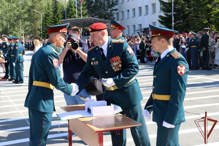 Состоялся выпуск офицеров в Новосибирском военном ордена Жукова институте войск национальной гвардии Российской Федерации