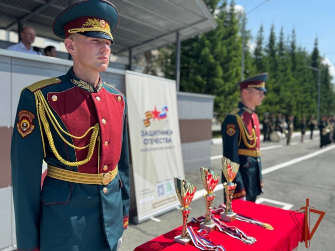 На базе Новосибирского военного института Росгвардии состоялась первая «Семейная зарница»