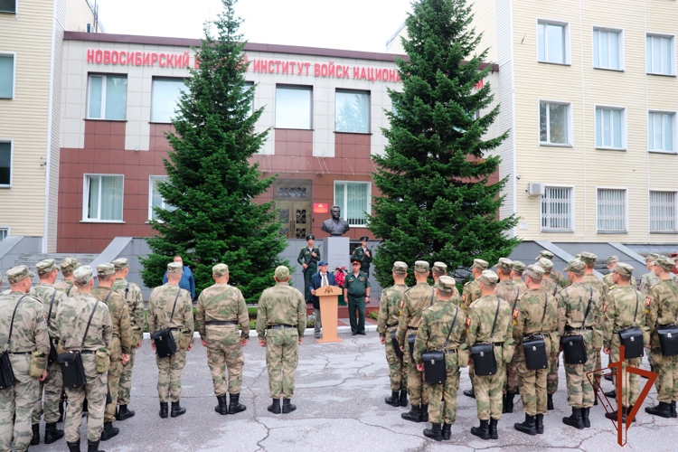 В Новосибирском военном институте Росгвардии прошли мероприятия, приуроченные ко Дню рождения генерала армии И. К. Яковлева