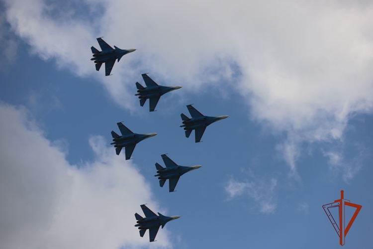 В Новосибирске сотрудники Росгвардии обеспечили безопасность ежегодного авиафестиваля 