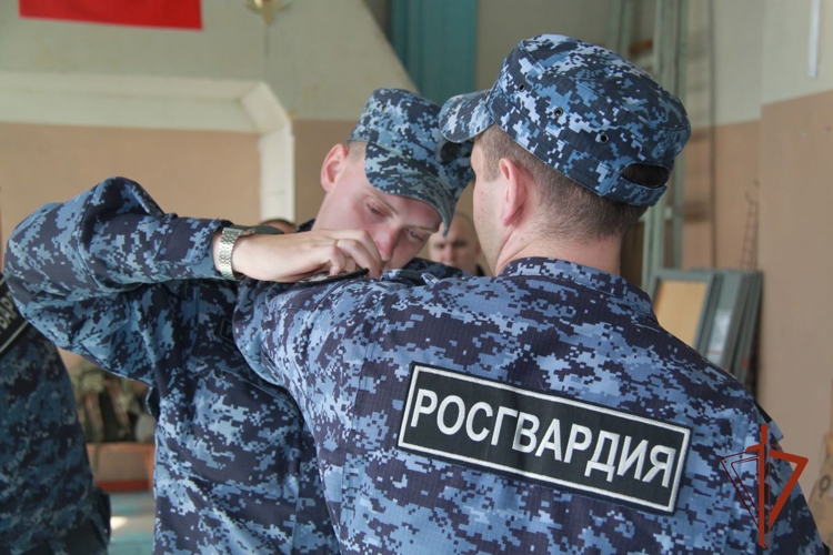 В Новосибирске с сотрудниками вневедомственной охраны Росгвардии проведены занятия по тактической медицине