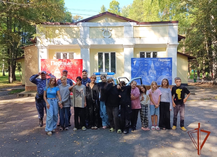 В детском оздоровительном лагере прошла встреча отдыхающих с сотрудниками Росгвардии