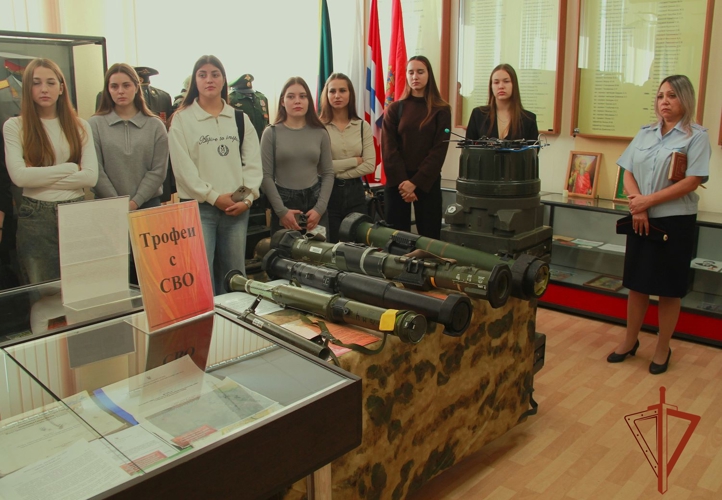Учащиеся Новосибирского кооперативного техникума имени А.Н. Косыгина познакомились со службой в Росгвардии