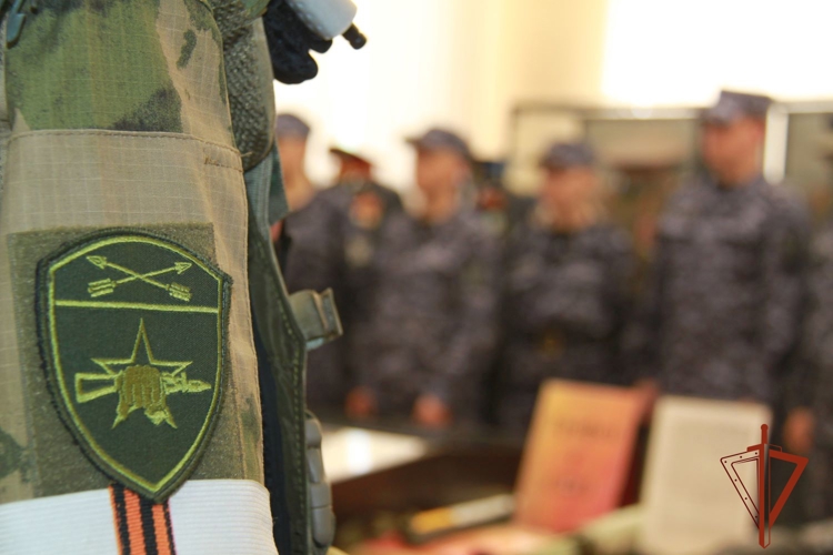 В Новосибирске молодые сотрудники Росгвардии познакомились с историей войск правопорядка 