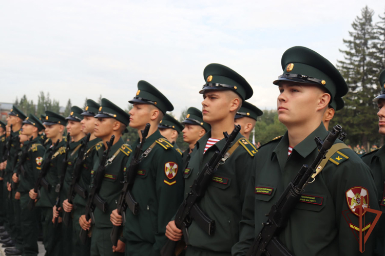  В Новосибирске будущие офицеры Росгвардии торжественно присягнули на верность Отечеству