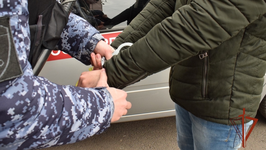 В Новосибирске сотрудниками Росгвардии за сутки задержаны 13 нелегальных мигрантов 