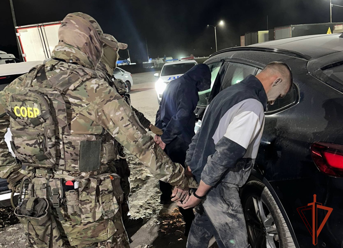 В Новосибирской области при содействии сотрудников СОБР задержали подозреваемых в мошенничестве в сфере грузоперевозок