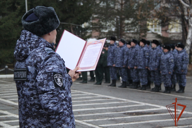 В Новосибирске состоялись мероприятия, посвященные Дню образования подразделений вневедомственной охраны Росгвардии 