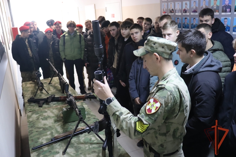 Новосибирский военный институт Росгвардии провел день открытых дверей