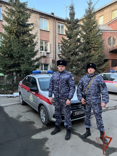 Сотрудники Росгвардии нашли и вернули маме потерявшегося четырехлетнего мальчика в Новосибирске