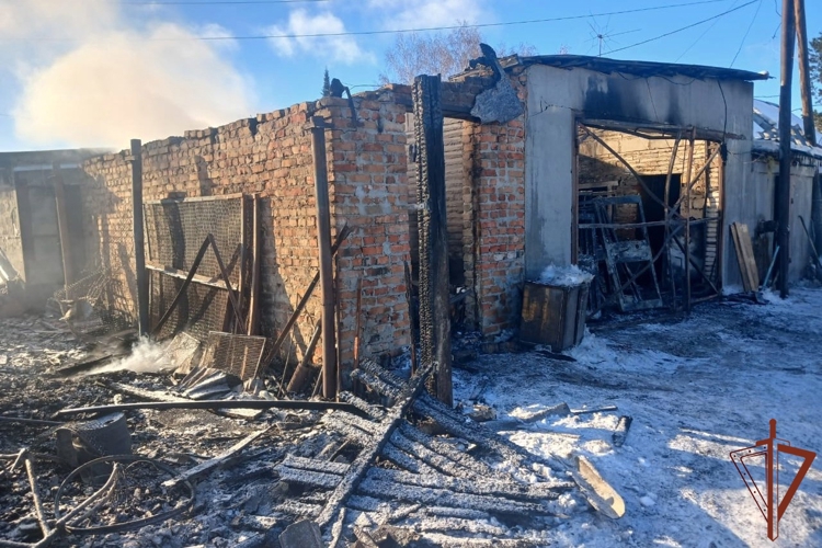 Сотрудники Росгвардии спасли жилой дом от пожара в Новосибирской области