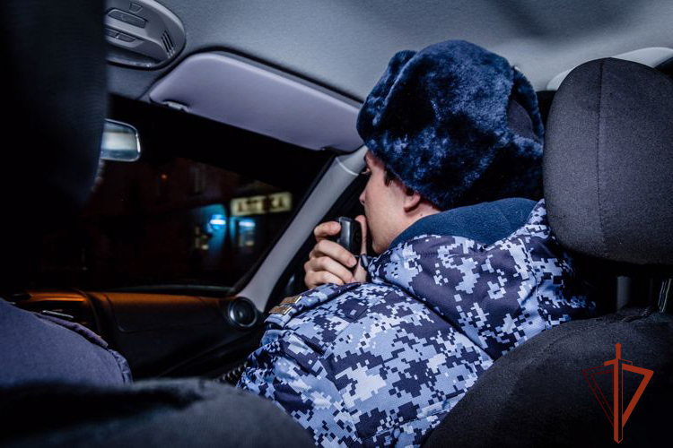 В Новосибирске сотрудники вневедомственной охраны Росгвардии нашли пропавшего подростка