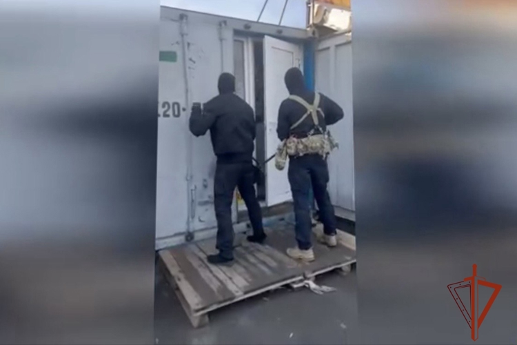 При содействии спецназа Росгвардии в Новосибирске изъята крупная партия табачной продукции без маркировки