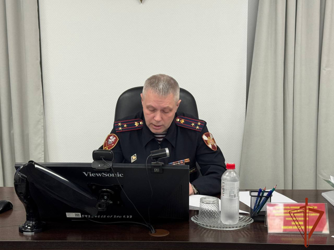 Сотрудники и военнослужащие подразделений Управления Росгвардии по Новосибирской области приступили к обучению в зимний период