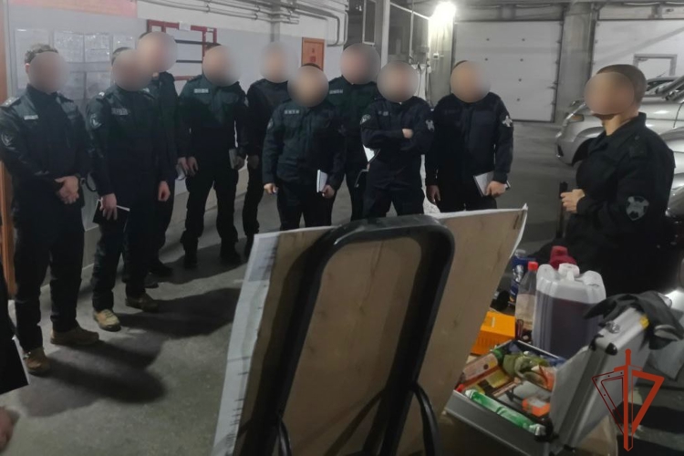 Сотрудники и военнослужащие подразделений Управления Росгвардии по Новосибирской области приступили к обучению в зимний период