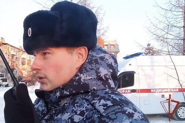 В Новосибирске экипаж Росгвардии оказал помощь пострадавшему гражданину