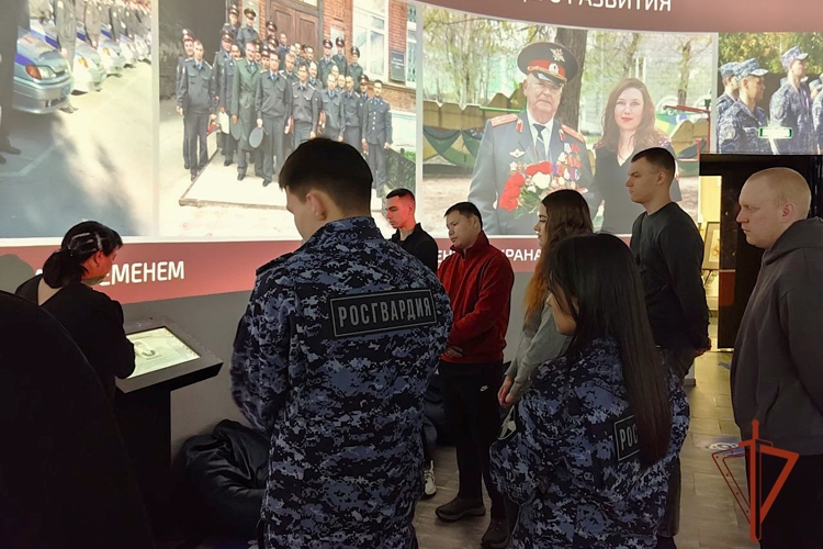 В Новосибирском интерактивном парке «Россия – моя история» состоялись экскурсии по выставке вневедомственной охраны Росгвардии 