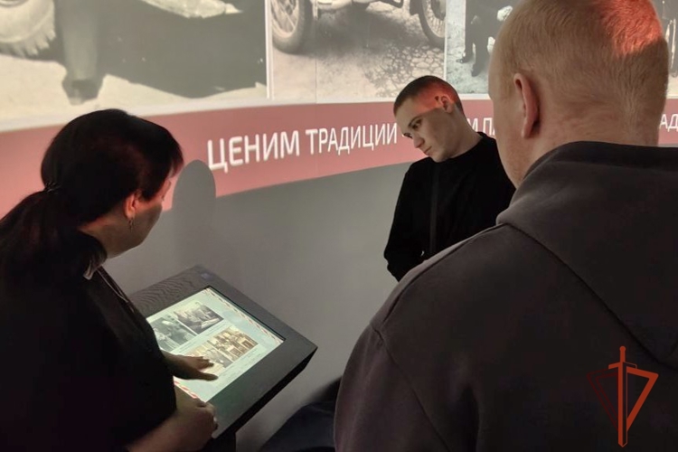 В Новосибирском интерактивном парке «Россия – моя история» состоялись экскурсии по выставке вневедомственной охраны Росгвардии
