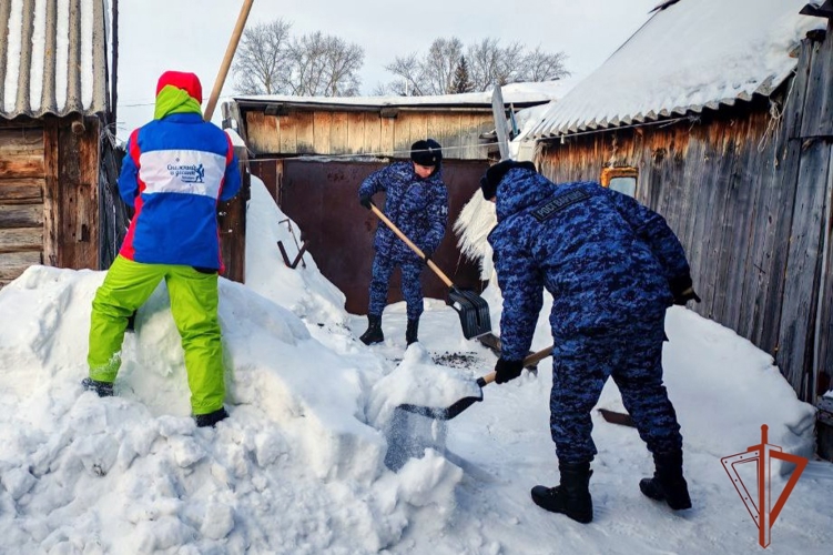 Сотрудники вневедомственной охраны Росгвардии присоединились к ведомственной акции «Добрые дела с Росгвардией»