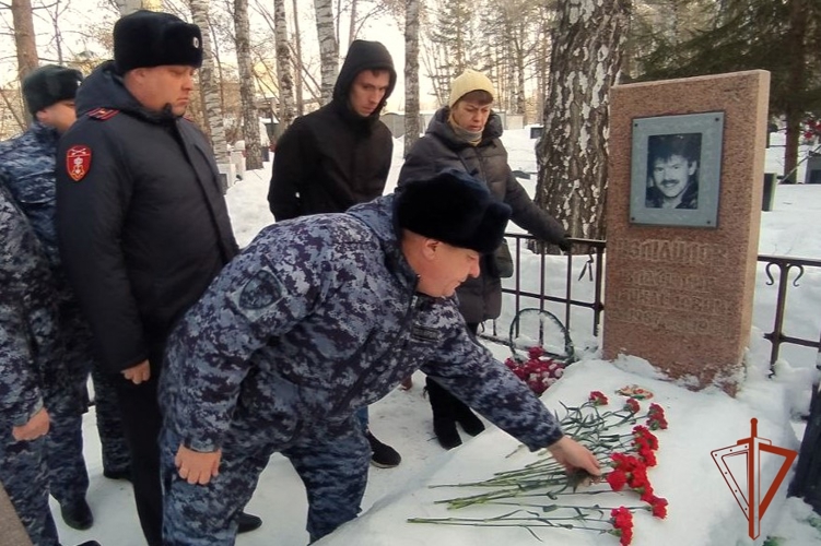 В Новосибирске состоялся турнир по стрельбе из пистолета Макарова среди подразделений вневедомственной охраны Росгвардии