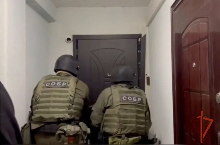 В Новосибирске при содействии СОБР Росгвардии перед судом предстанут подозреваемые в серии краж и мошенничества
