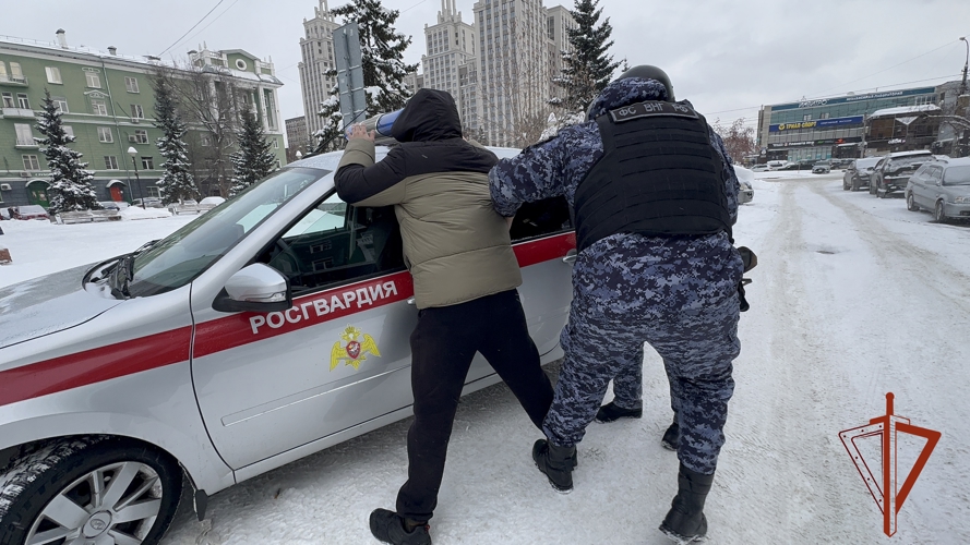 В Новосибирске экипаж вневедомственной охраны Росгвардии предотвратил кражу денежных средств из банкомата