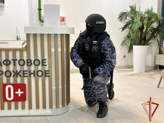Сотрудники Росгвардии приняли участие в межведомственном антитеррористическом учении на территории новосибирского аквапарка
