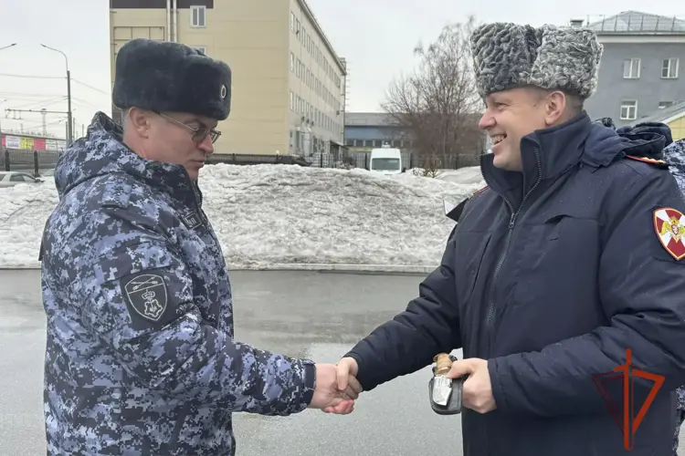  В канун юбилея ведомства в Управлении Росгвардии по Новосибирской области состоялось торжественное построение личного состава 