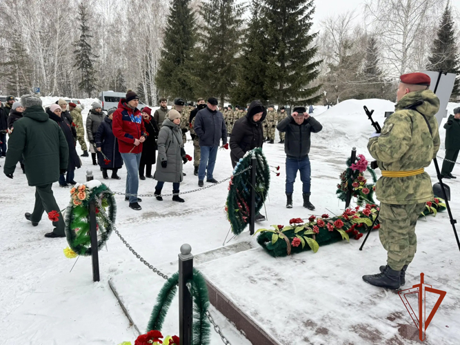 В Новосибирске почтили память погибших военнослужащих отряда специального назначения «Ермак» Сибирского округа Росгвардии