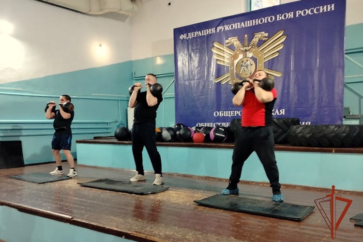 В Новосибирской области сотрудники Росгвардии стали финалистами  турнира по гиревому спорту