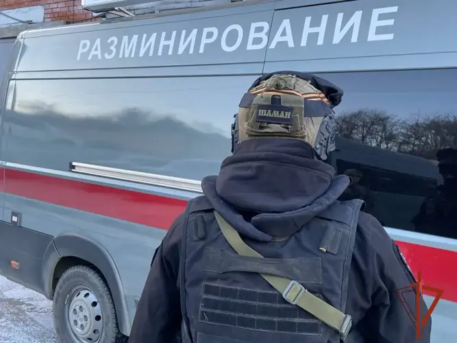В Новосибирской области сотрудники ОМОН Росгвардии обследовали боеприпас, обнаруженный местным жителем