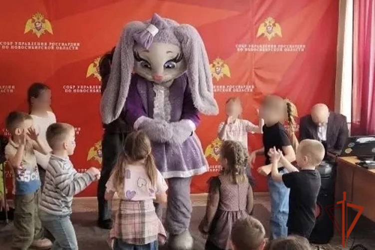 В Новосибирском СОБР Росгвардии прошёл День открытых дверей