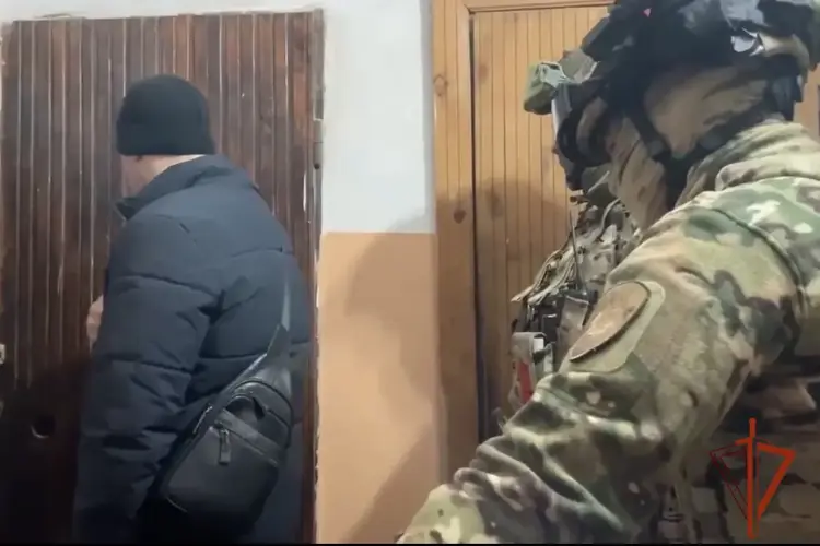 В Новосибирске при поддержке спецназа Росгвардии пресечена деятельность преступной группы, организовавшей незаконную миграцию