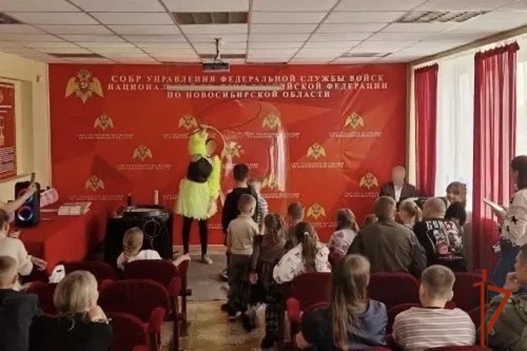 В Новосибирском СОБР Росгвардии прошёл День открытых дверей