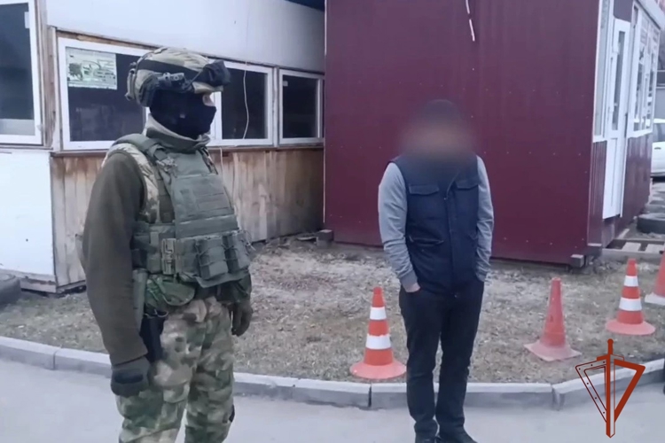 В Новосибирске при содействии СОБР Росгвардии прошли рейды по выявлению нарушений в сфере миграции
