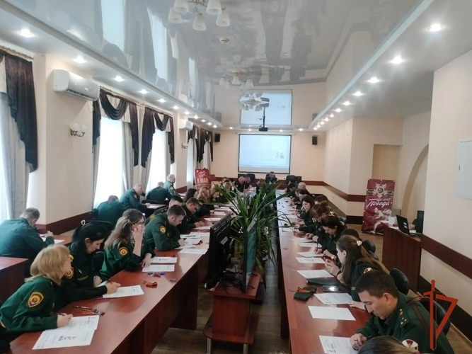 В Новосибирской области военнослужащие и сотрудники Росгвардии присоединились к патриотической акции «Диктант Победы»