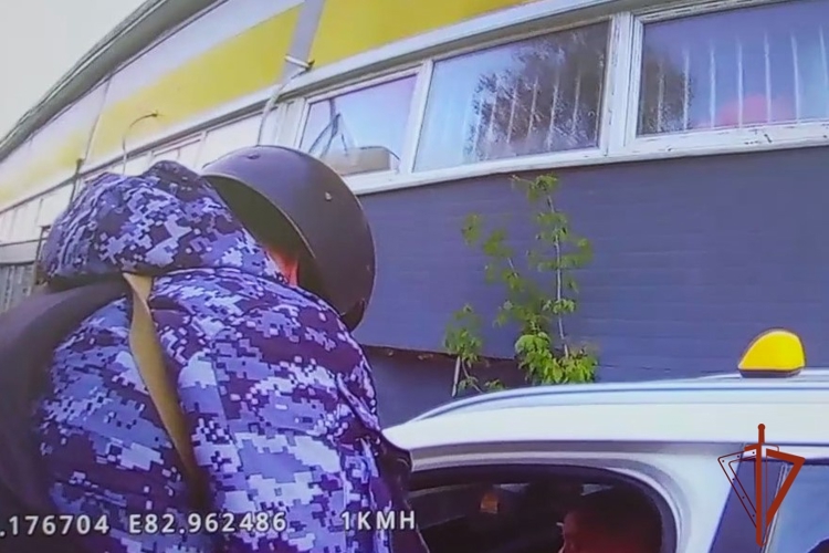 В Новосибирске сотрудники вневедомственной охраны Росгвардии задержали нетрезвого водителя