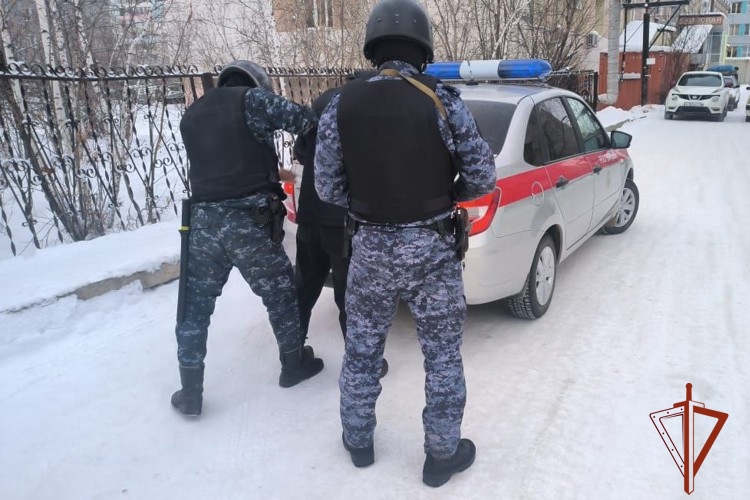 В Коченевском районе сотрудниками вневедомственной охраны Росгвардии задержан подозреваемый в грабеже